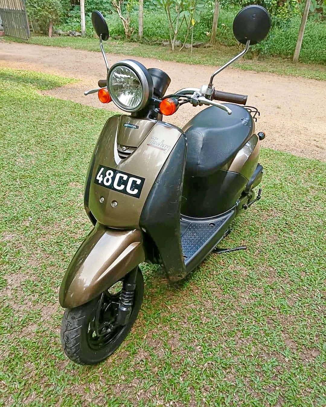 Honda Today 48cc scooter, Ahangama, Sri Lanka, $8 per day – bike rental in Sri Lanka